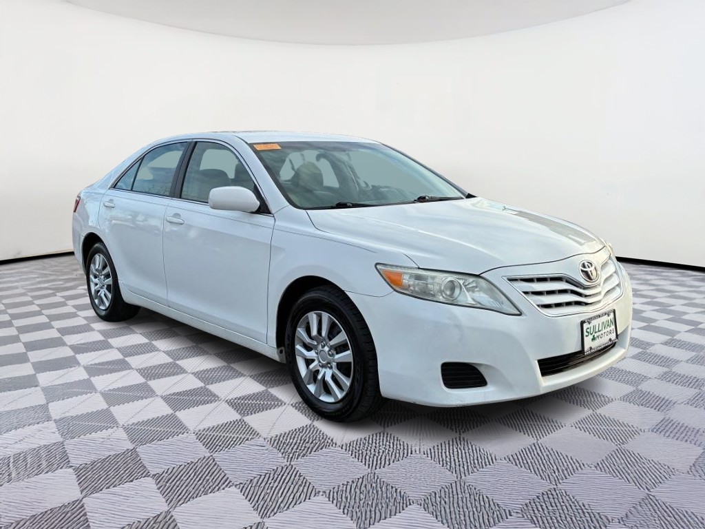 Toyota Camry Vehicle Full-screen Gallery Image 04