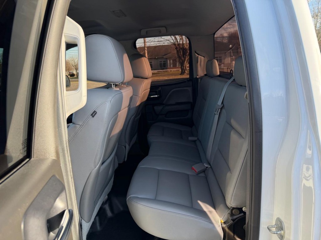 GMC Sierra 1500 Vehicle Full-screen Gallery Image 06