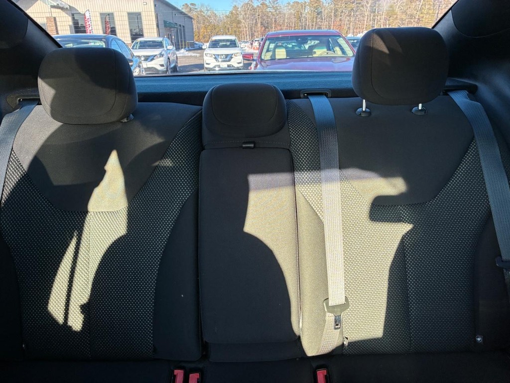 Dodge Dart Vehicle Full-screen Gallery Image 08