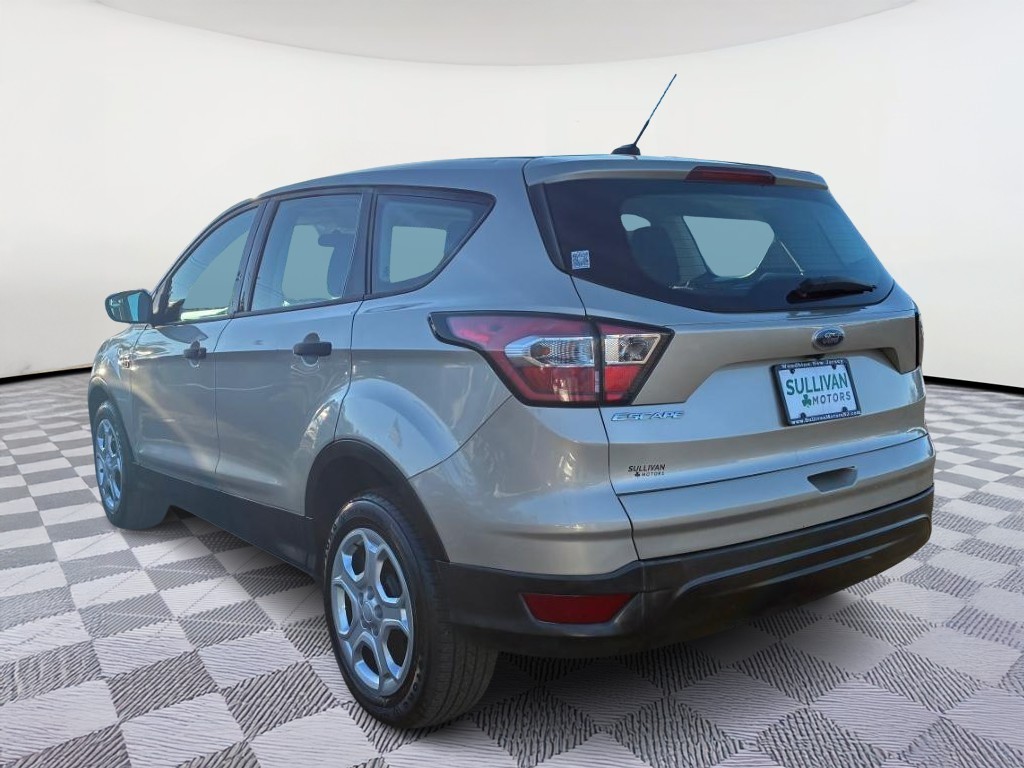 Ford Escape Vehicle Full-screen Gallery Image 02