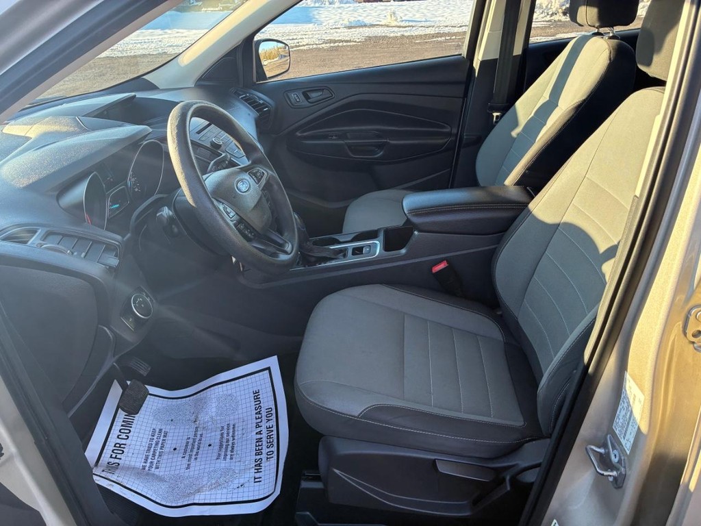 Ford Escape Vehicle Full-screen Gallery Image 05