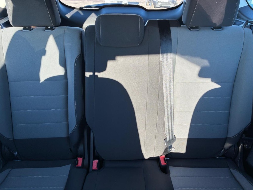 Ford Escape Vehicle Full-screen Gallery Image 08