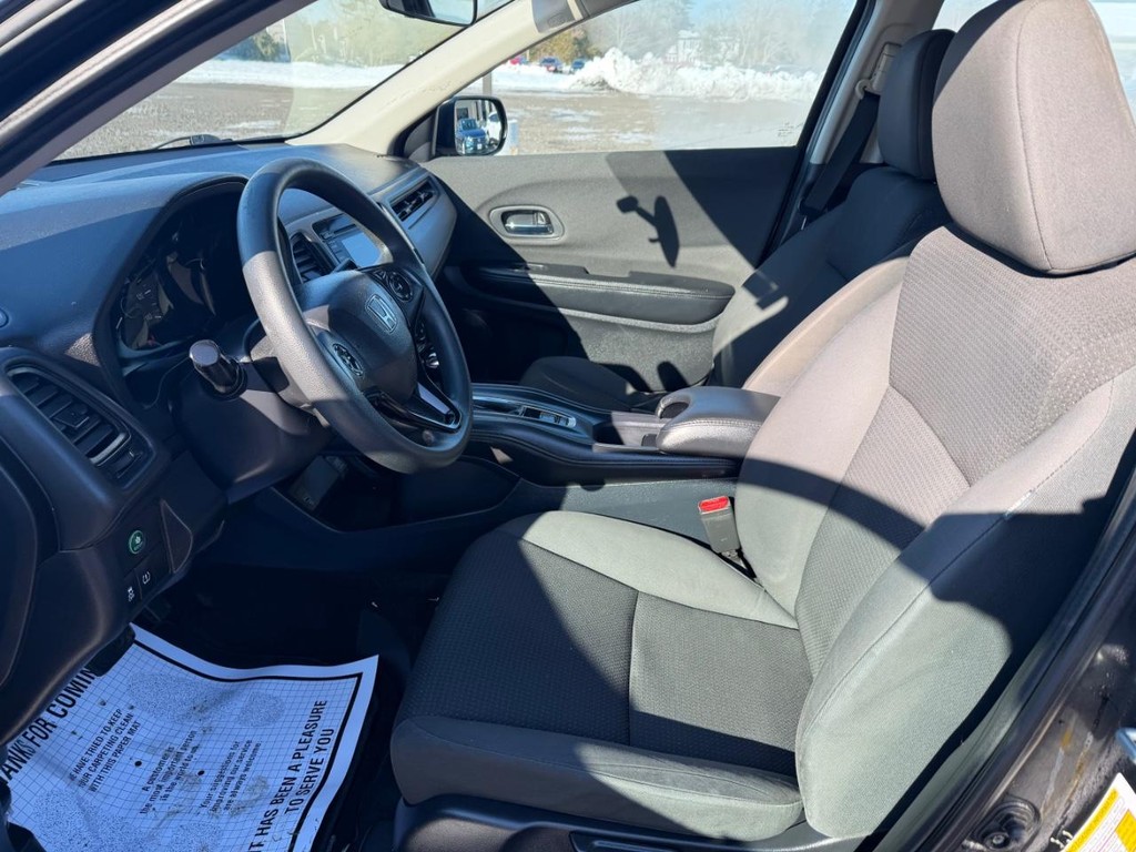 Honda HR-V Vehicle Full-screen Gallery Image 05