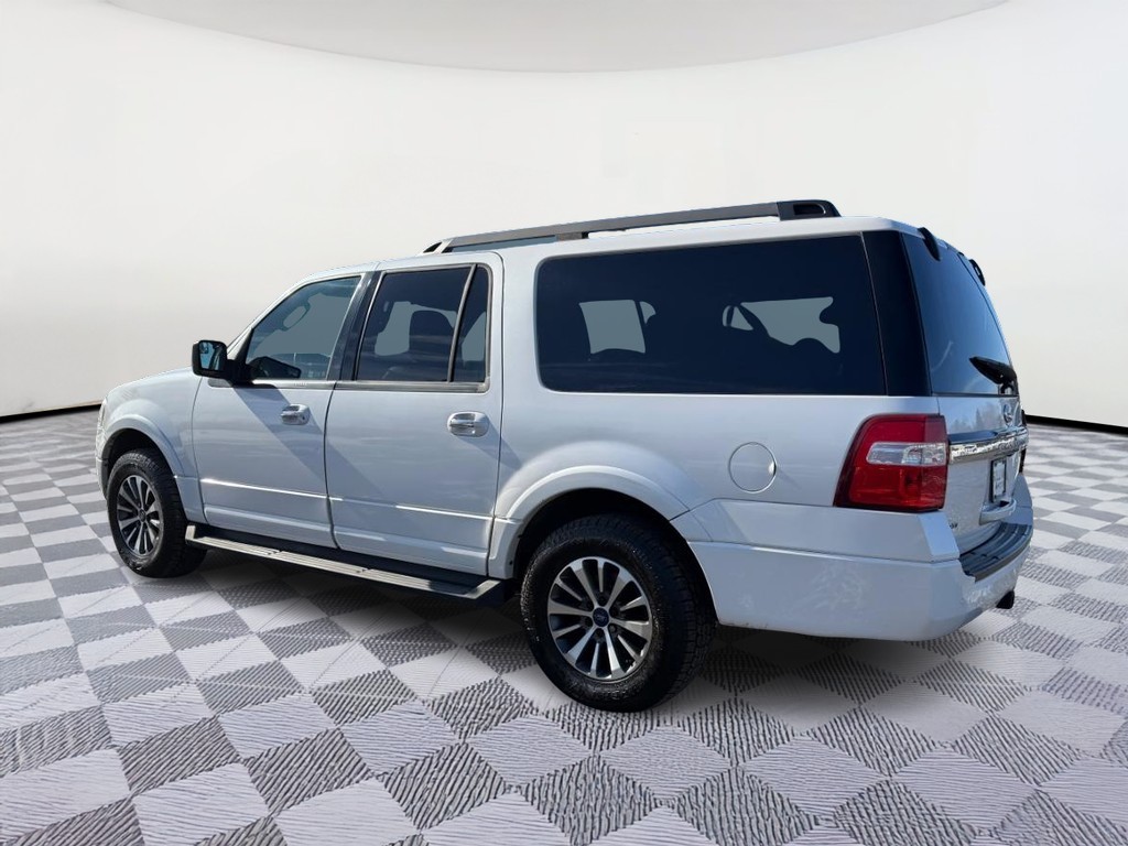 Ford Expedition EL Vehicle Full-screen Gallery Image 02