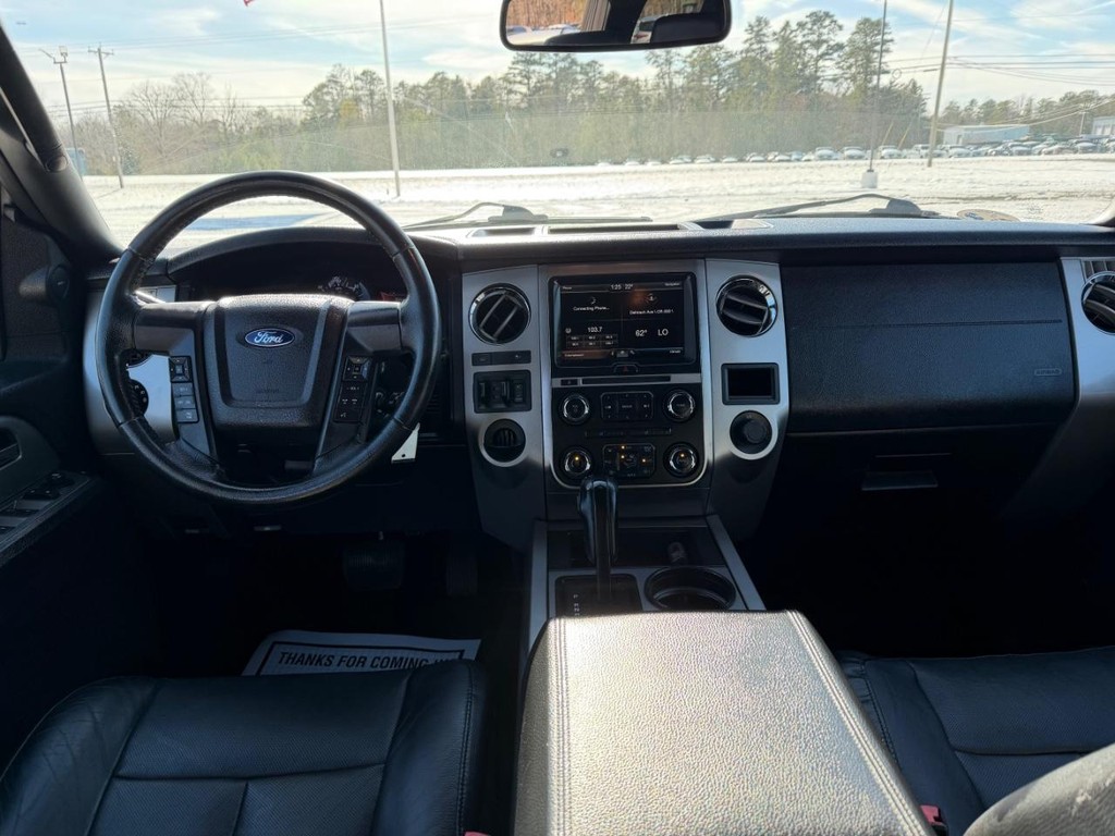 Ford Expedition EL Vehicle Full-screen Gallery Image 08