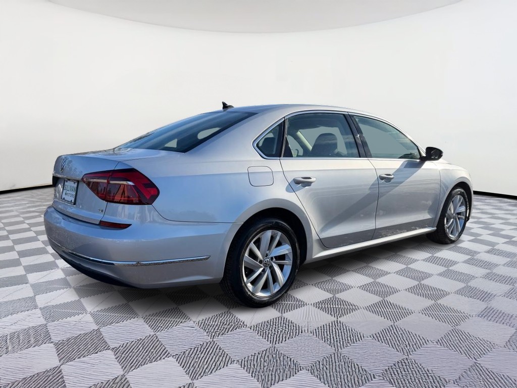 Volkswagen Passat Vehicle Full-screen Gallery Image 03
