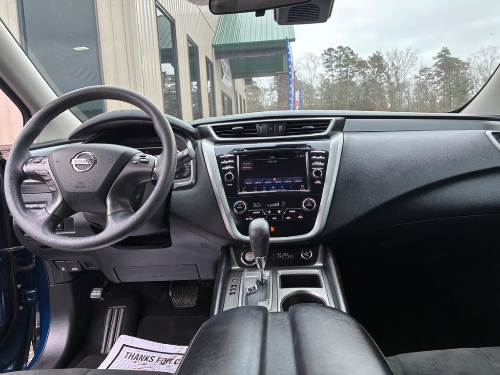 Nissan Murano Vehicle Full-screen Gallery Image 07