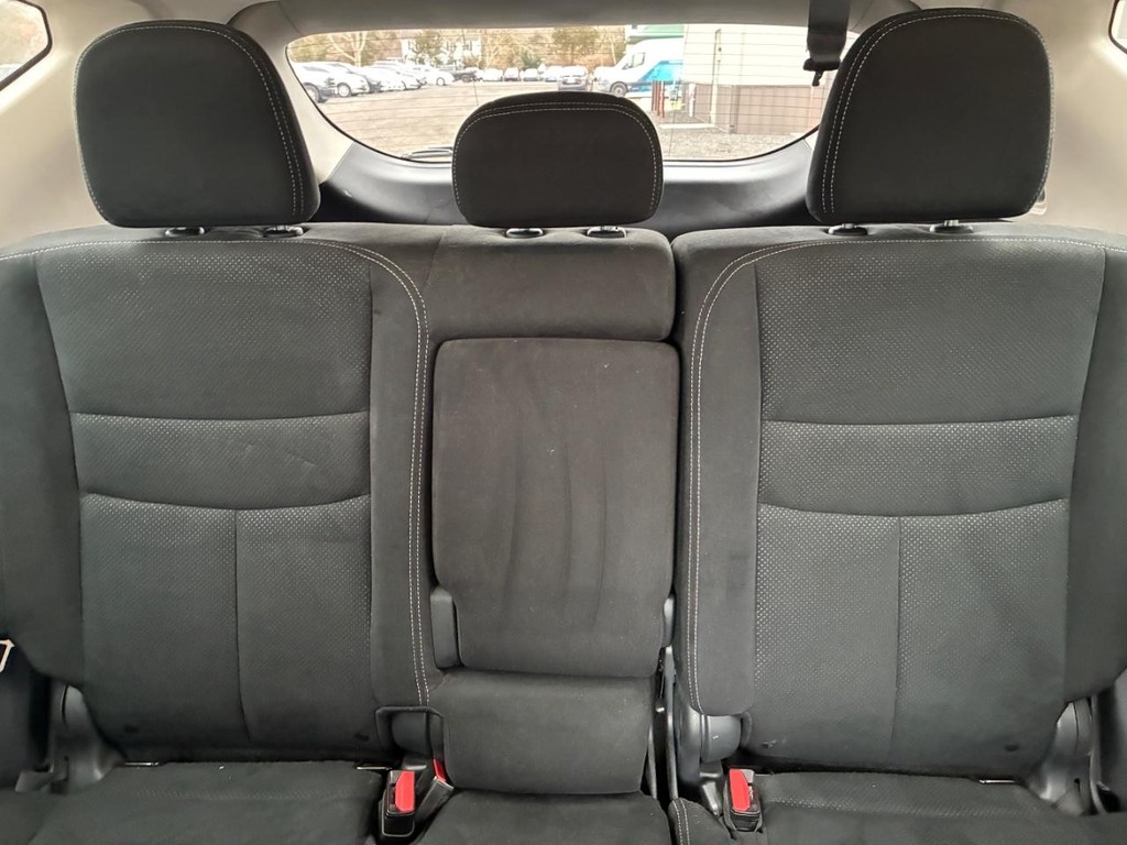 Nissan Murano Vehicle Full-screen Gallery Image 08