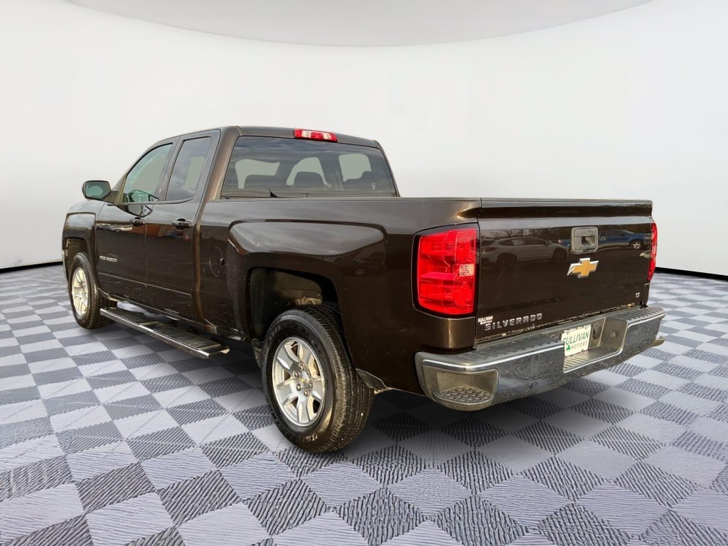 Chevrolet Silverado 1500 Vehicle Full-screen Gallery Image 02