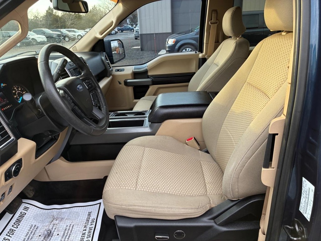 Ford F-150 Vehicle Full-screen Gallery Image 05