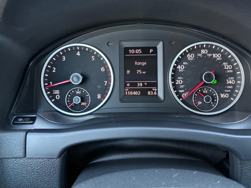 Volkswagen Tiguan Limited Vehicle Full-screen Gallery Image 10