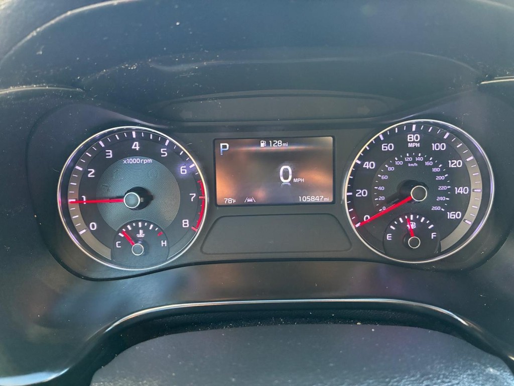 Kia Forte Vehicle Full-screen Gallery Image 10