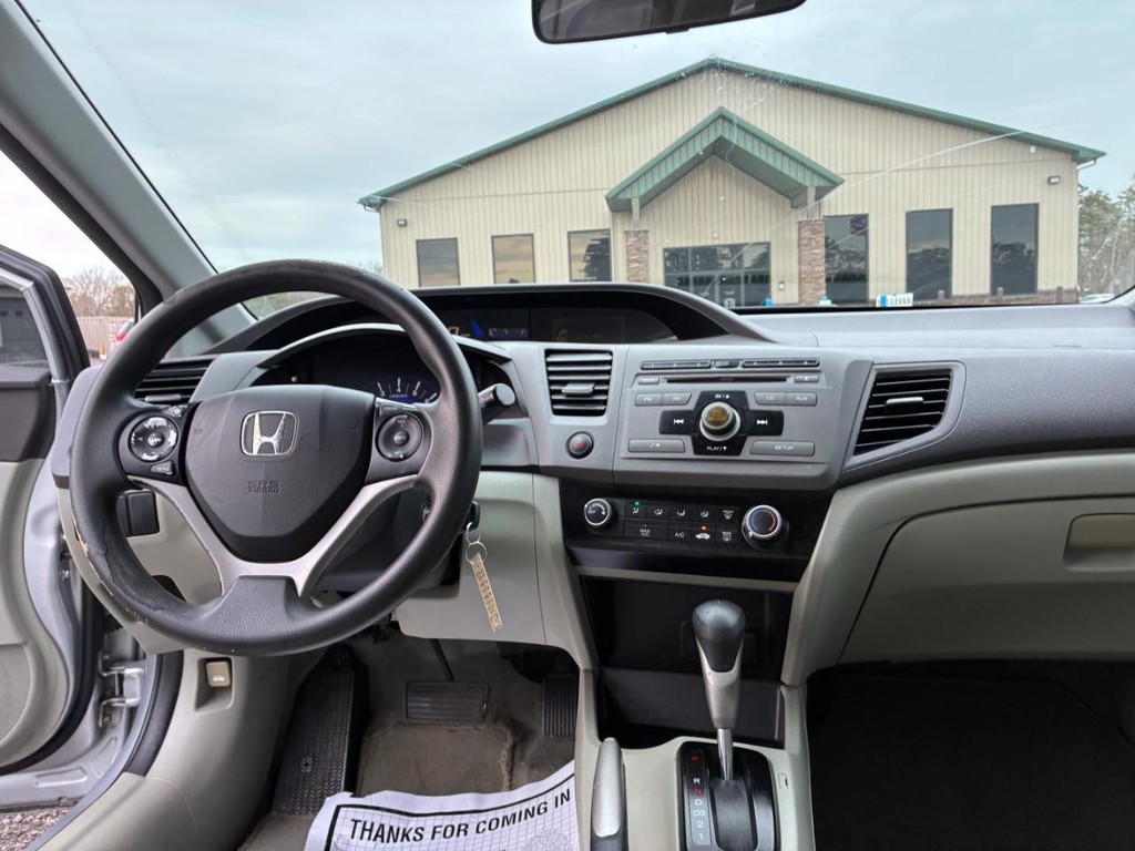 Honda Civic Sedan Vehicle Full-screen Gallery Image 07