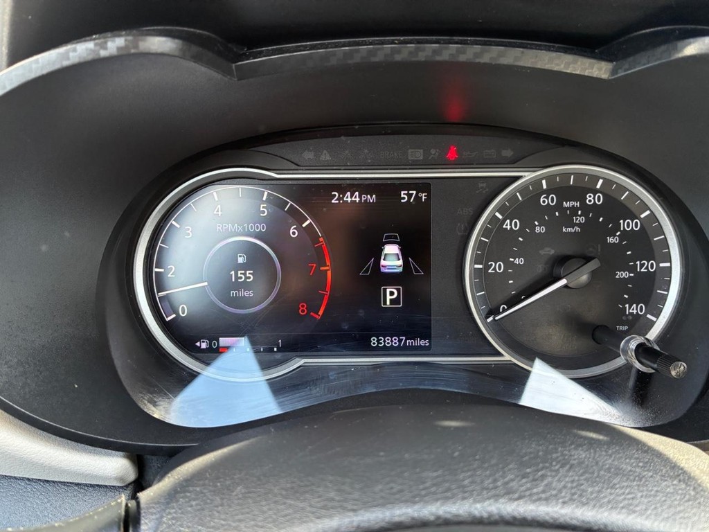 Nissan Versa Vehicle Full-screen Gallery Image 10