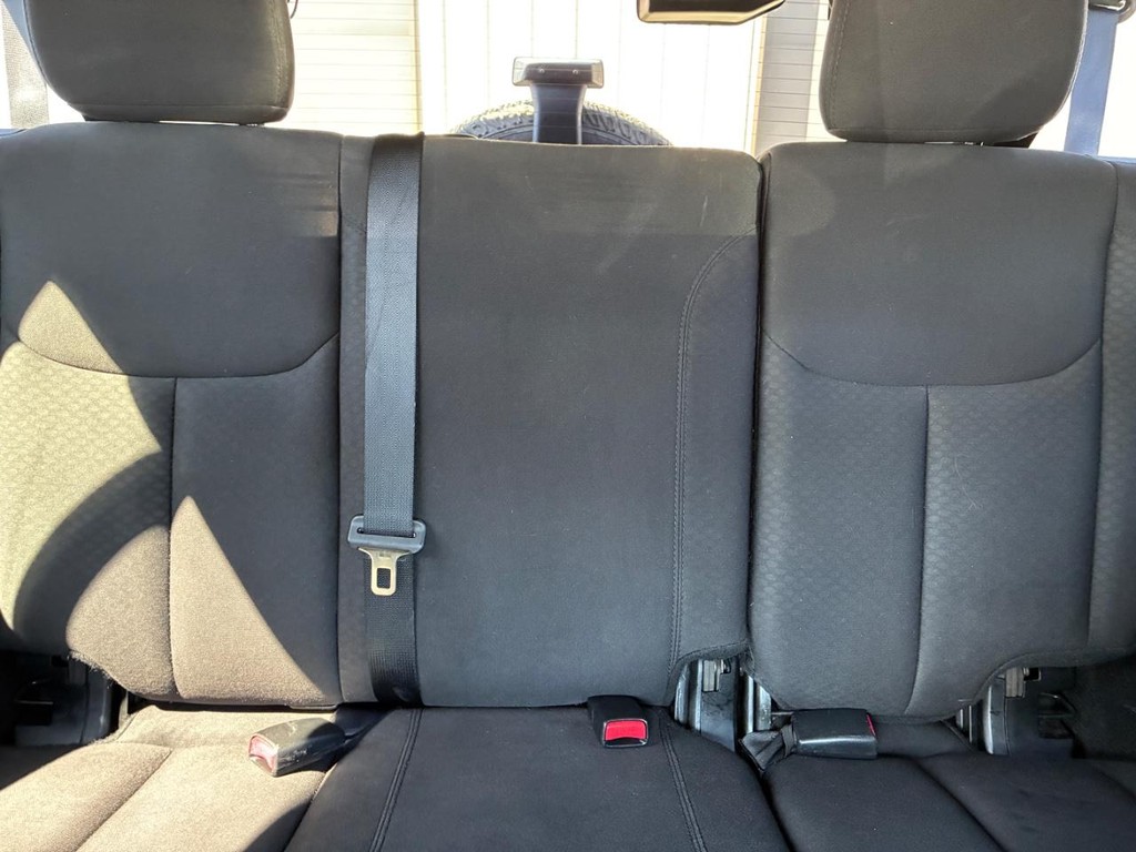 Jeep Wrangler Unlimited Vehicle Full-screen Gallery Image 08