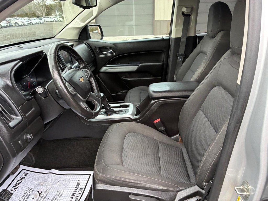 Chevrolet Colorado Vehicle Full-screen Gallery Image 05