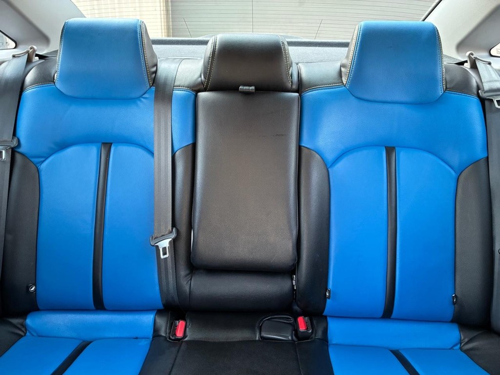 Hyundai Sonata Vehicle Full-screen Gallery Image 08