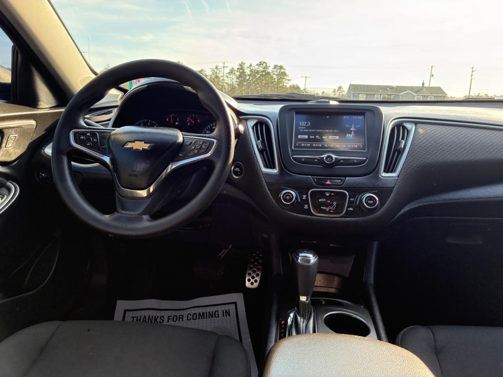 Chevrolet Malibu Vehicle Full-screen Gallery Image 07