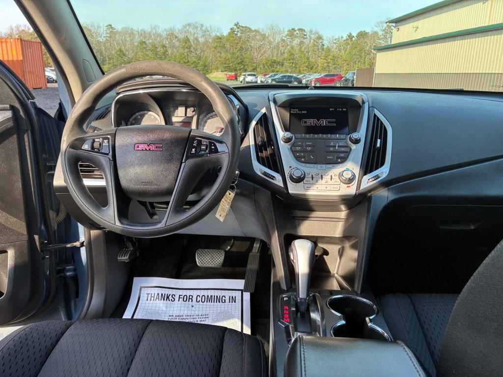 GMC Terrain Vehicle Full-screen Gallery Image 07