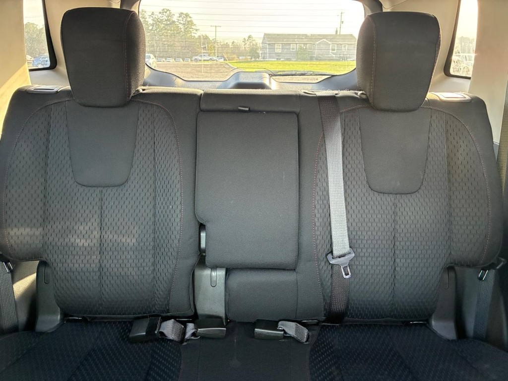 GMC Terrain Vehicle Full-screen Gallery Image 08