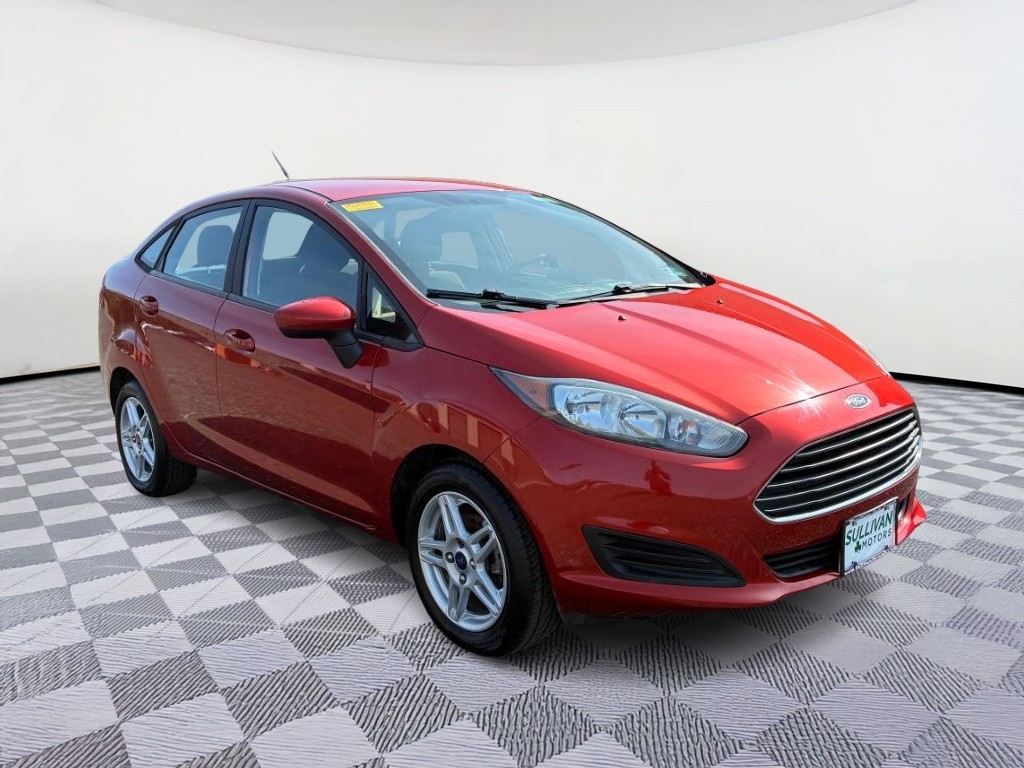Ford Fiesta Sedan Vehicle Full-screen Gallery Image 04