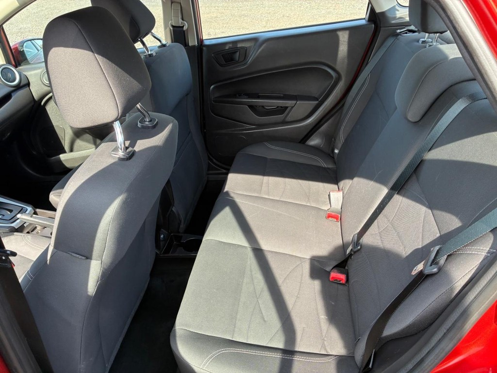 Ford Fiesta Sedan Vehicle Full-screen Gallery Image 06