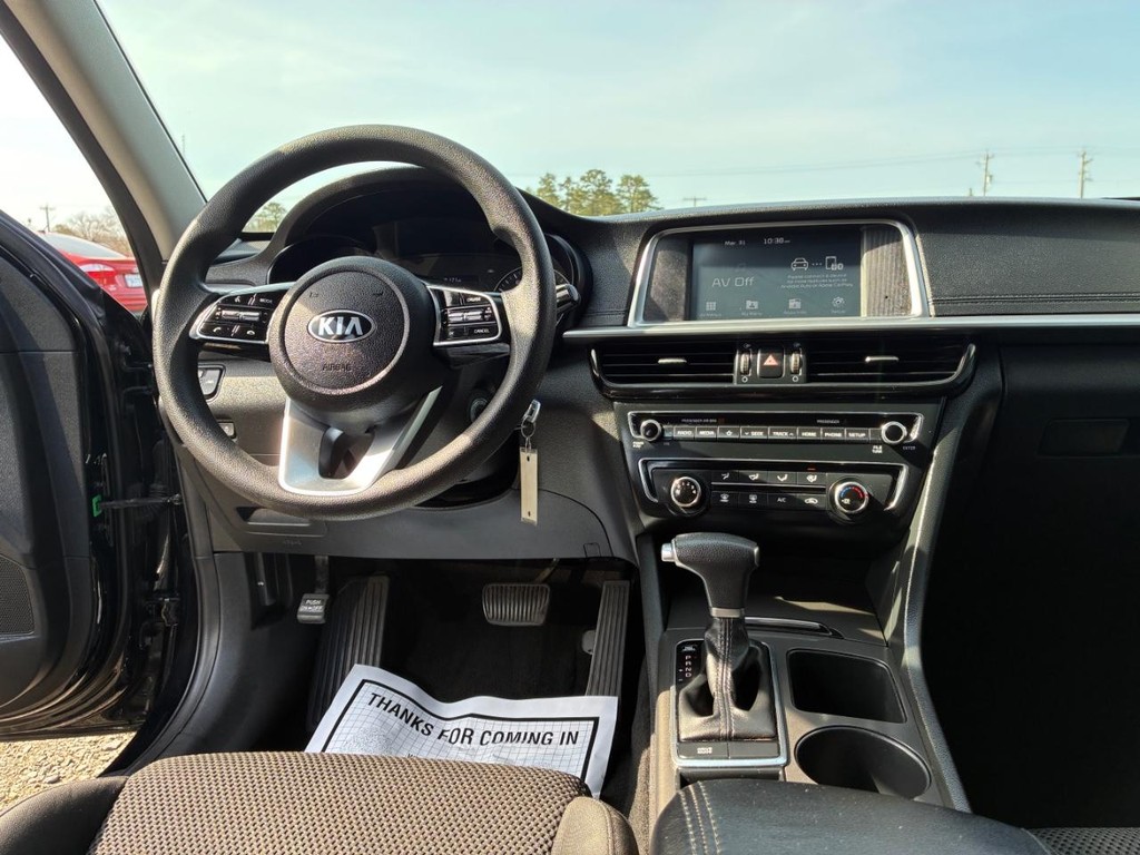 Kia Optima Vehicle Full-screen Gallery Image 07