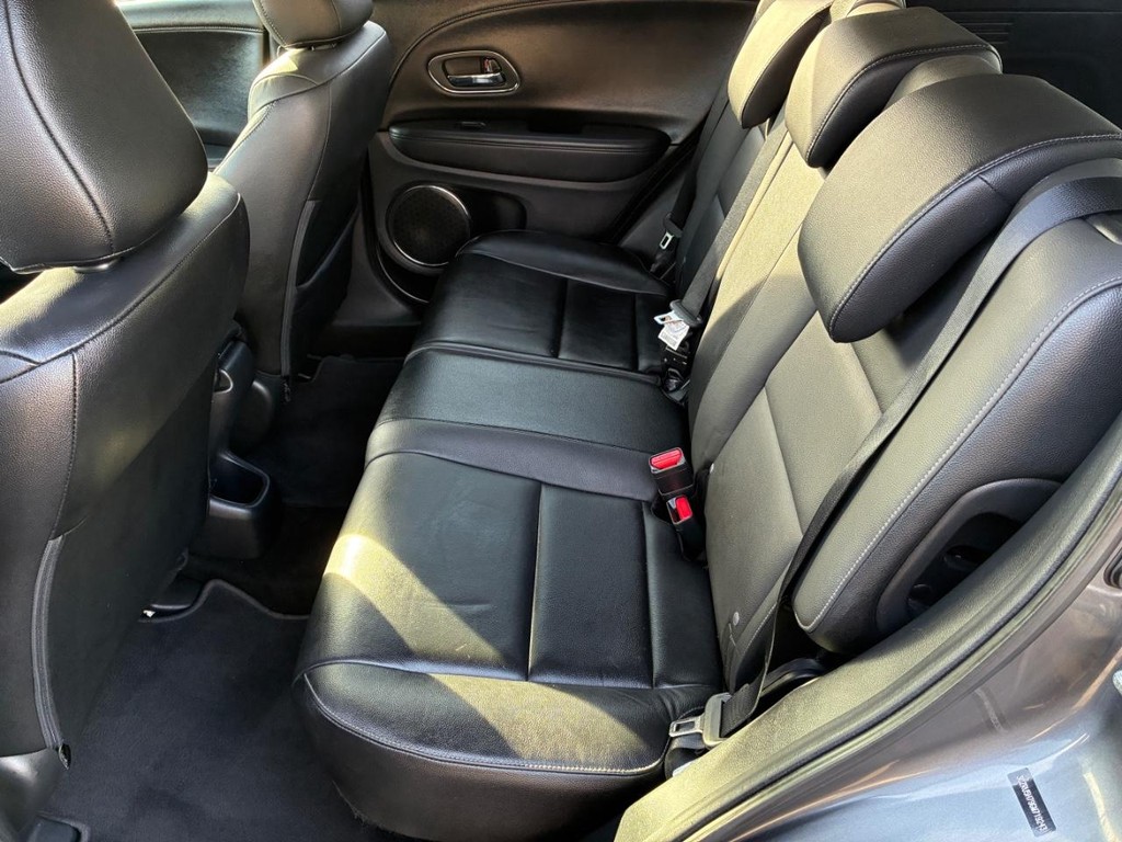 Honda HR-V Vehicle Full-screen Gallery Image 06