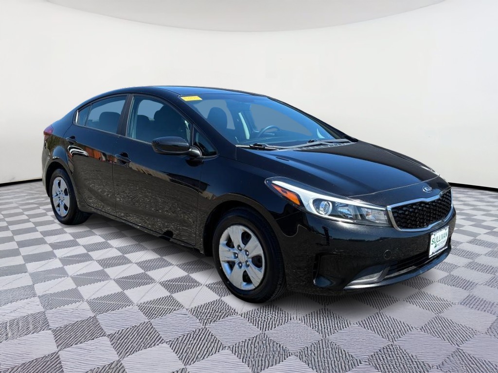 Kia Forte Vehicle Full-screen Gallery Image 04