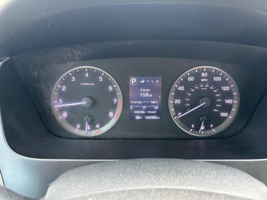 Hyundai Sonata Vehicle Full-screen Gallery Image 10