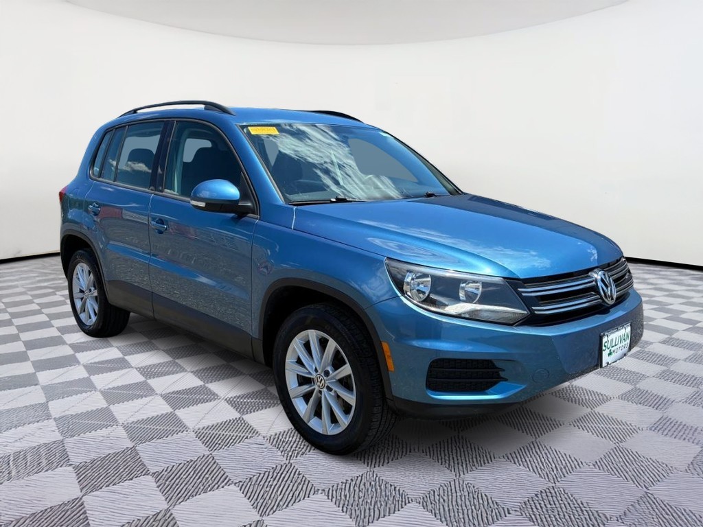 Volkswagen Tiguan Limited Vehicle Full-screen Gallery Image 04