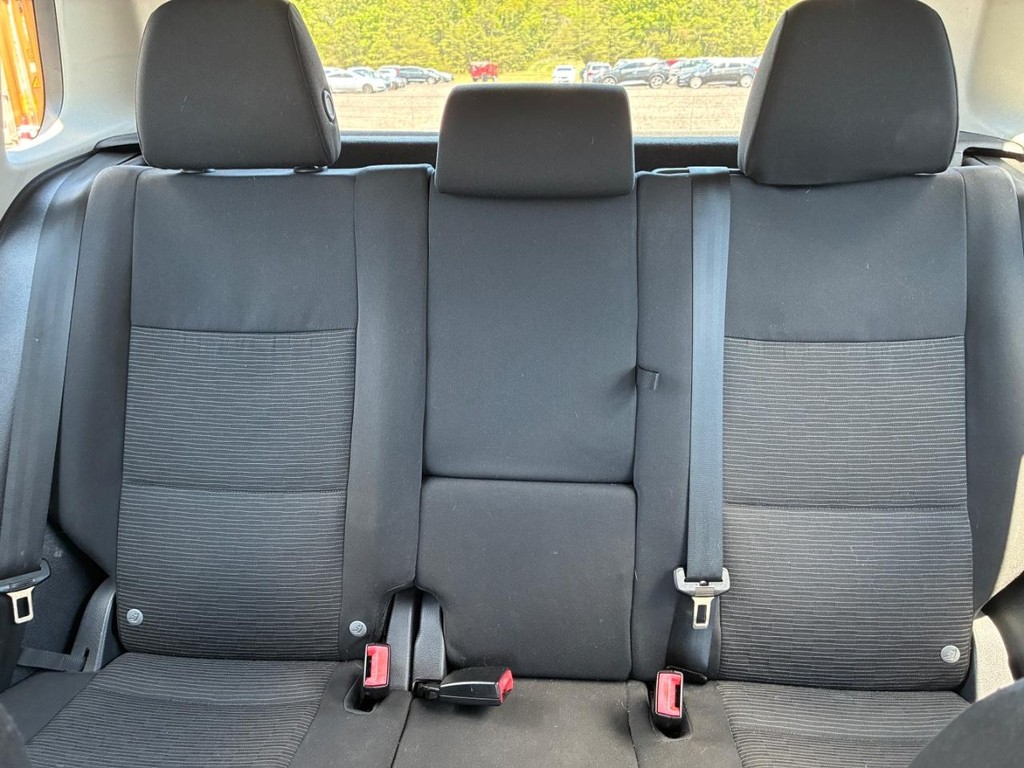 Volkswagen Tiguan Limited Vehicle Full-screen Gallery Image 08