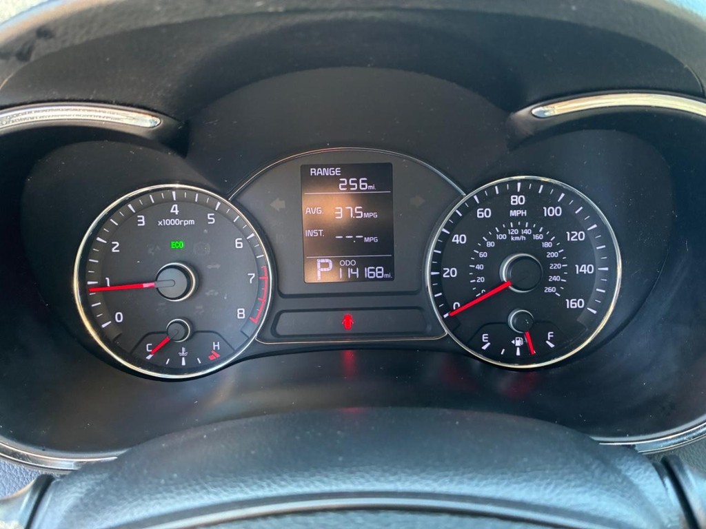 Kia Forte Vehicle Full-screen Gallery Image 09