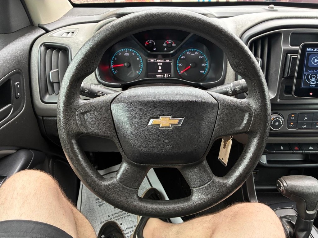 Chevrolet Colorado Vehicle Full-screen Gallery Image 07