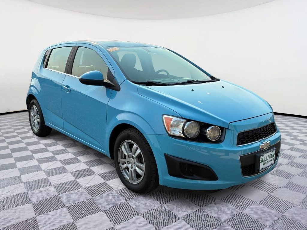 Chevrolet Sonic Vehicle Full-screen Gallery Image 04