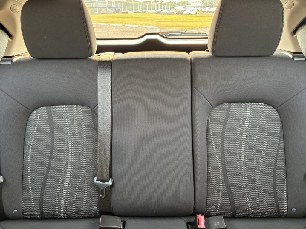 Chevrolet Sonic Vehicle Full-screen Gallery Image 08
