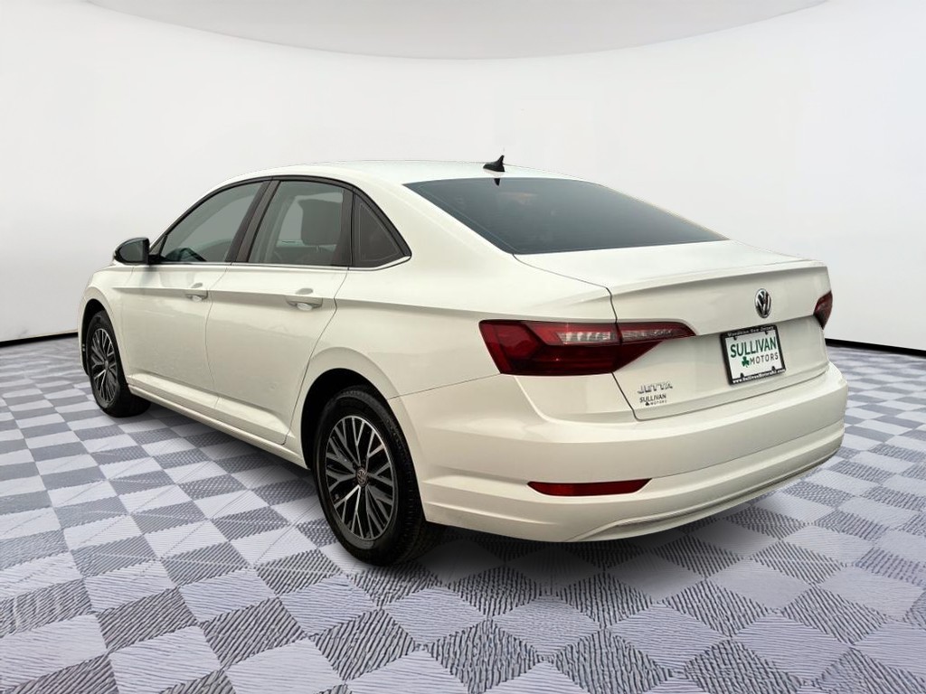 Volkswagen Jetta Vehicle Full-screen Gallery Image 02
