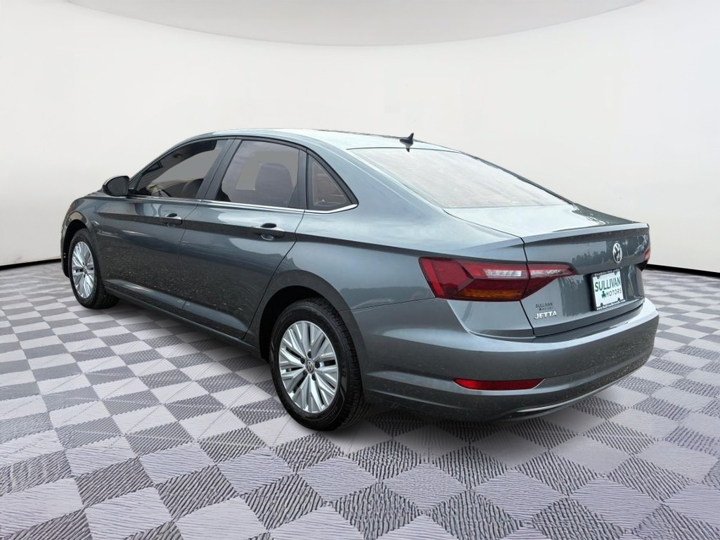 Volkswagen Jetta Vehicle Full-screen Gallery Image 02