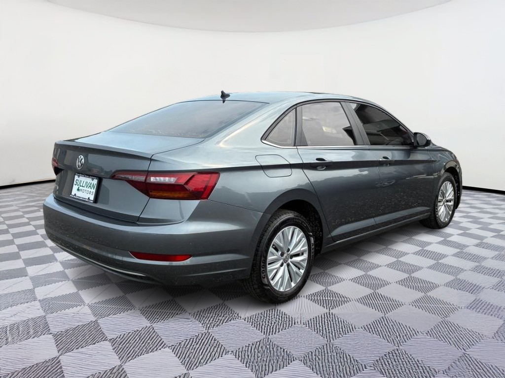 Volkswagen Jetta Vehicle Full-screen Gallery Image 03