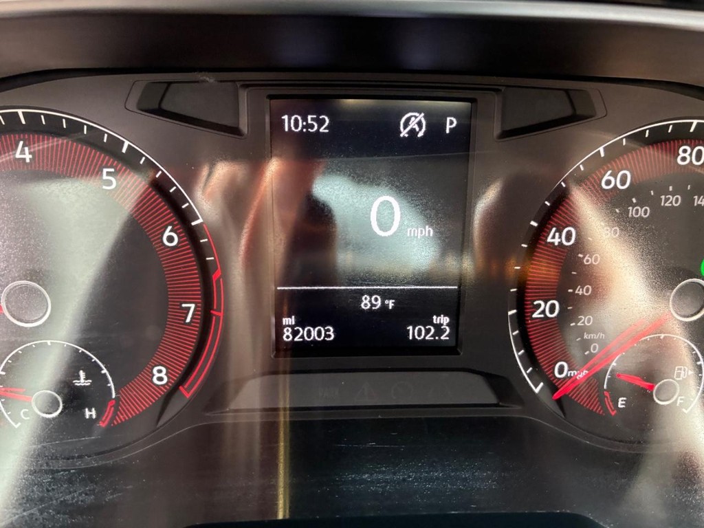 Volkswagen Jetta Vehicle Full-screen Gallery Image 10