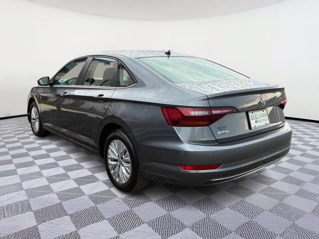 Volkswagen Jetta Vehicle Full-screen Gallery Image 02