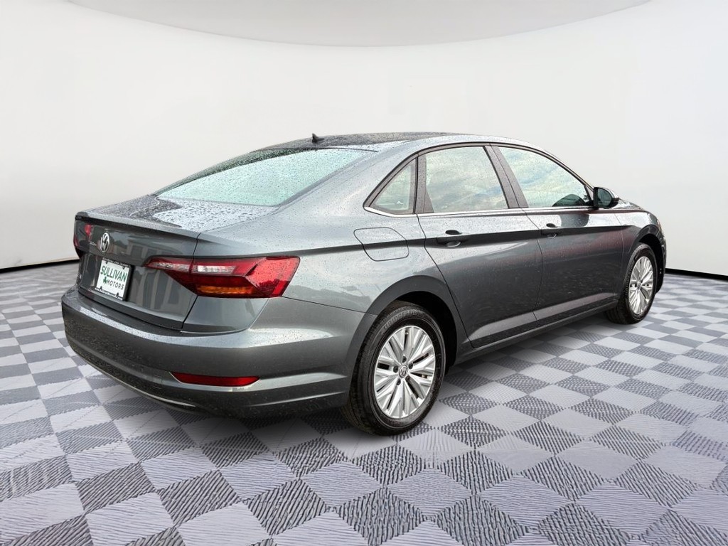Volkswagen Jetta Vehicle Full-screen Gallery Image 03