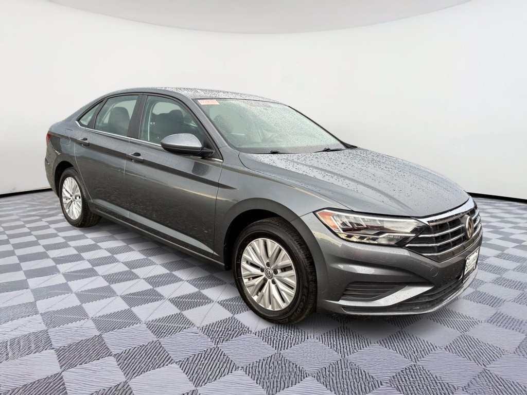 Volkswagen Jetta Vehicle Full-screen Gallery Image 04