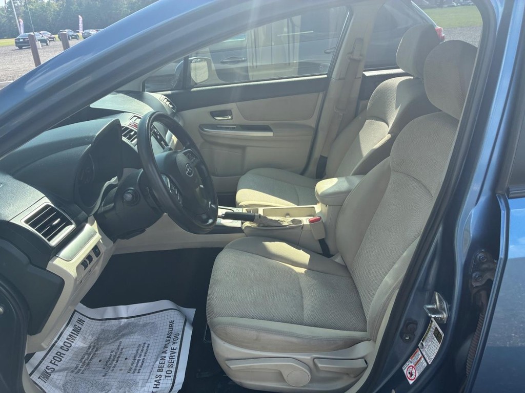 Subaru XV Crosstrek Vehicle Full-screen Gallery Image 05