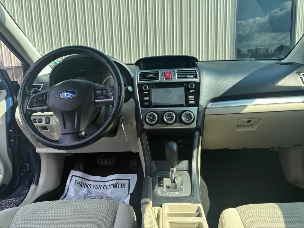 Subaru XV Crosstrek Vehicle Full-screen Gallery Image 07