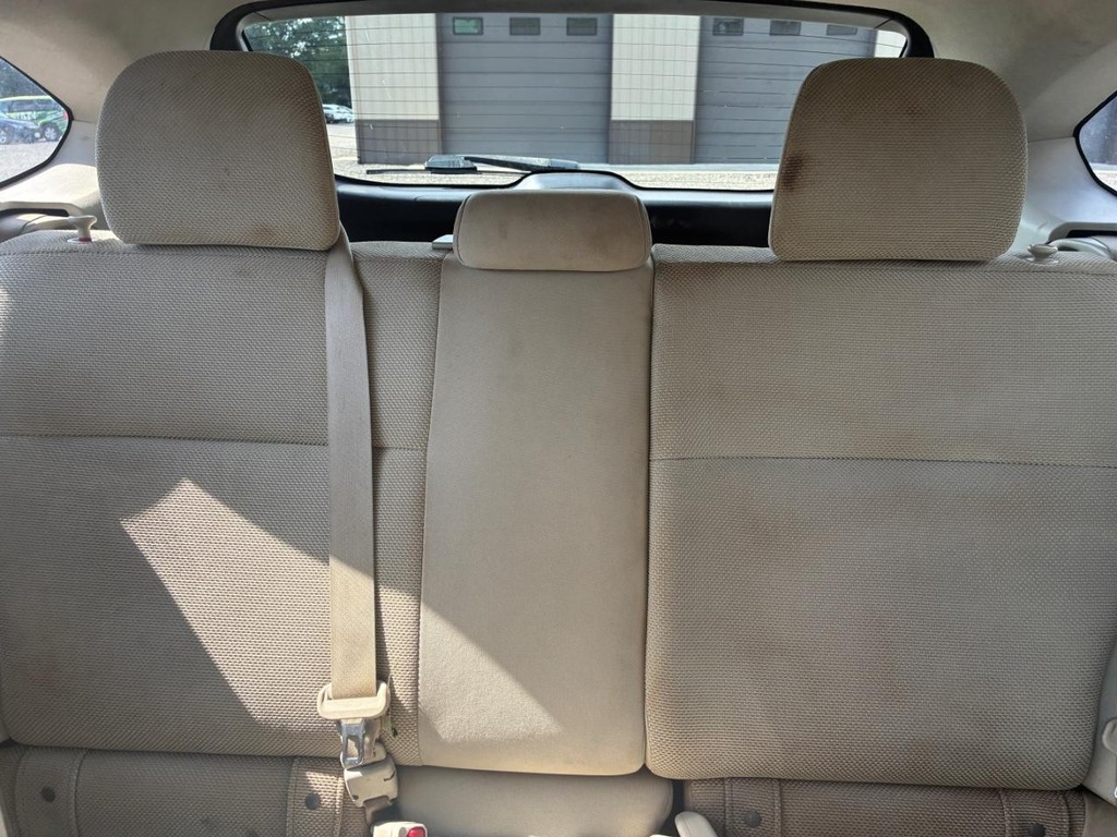Subaru XV Crosstrek Vehicle Full-screen Gallery Image 08