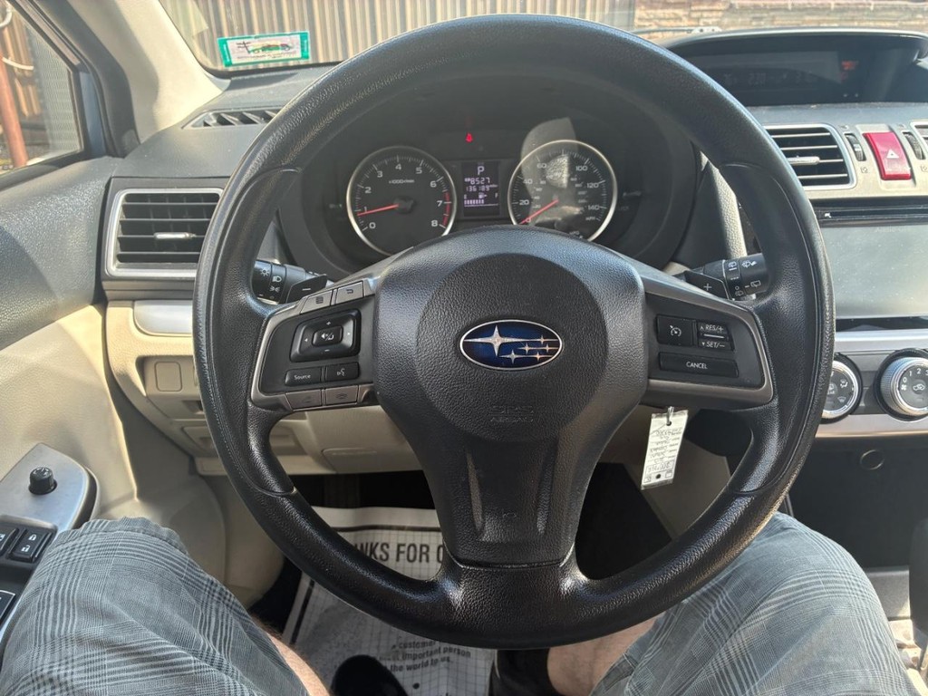 Subaru XV Crosstrek Vehicle Full-screen Gallery Image 09