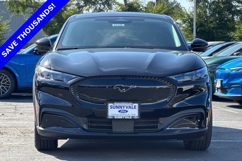 Ford Mustang Mach-E Vehicle Full-screen Gallery Image 03