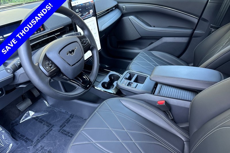 Ford Mustang Mach-E Vehicle Full-screen Gallery Image 09