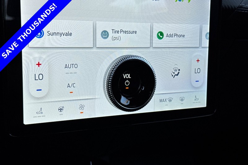 Ford Mustang Mach-E Vehicle Full-screen Gallery Image 20